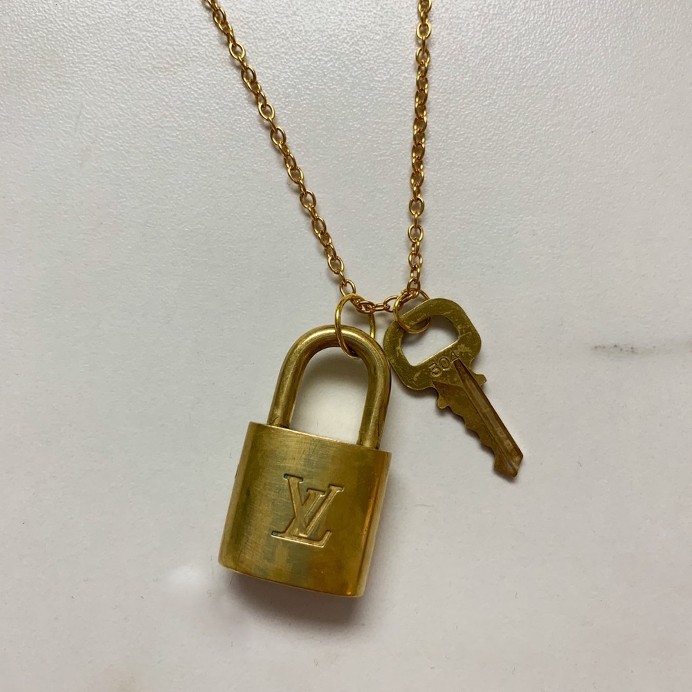 SOLD Louis Vuitton Padlock Necklace - Picture 3 of 9
